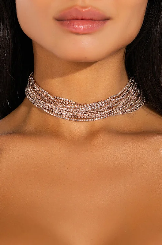 PARIS ROSEY RHINESTONE CHOKER