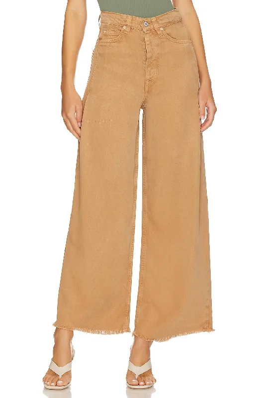 Tight trousers for men with stretch fabric and slim, modern cut -Old West Slouchy Jeans In Tumbleweed