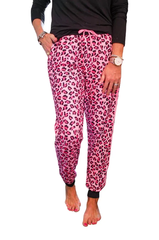 Vintage-inspired tight trousers for women with buttoned waist and retro charm -Leopard Jogger In Pink