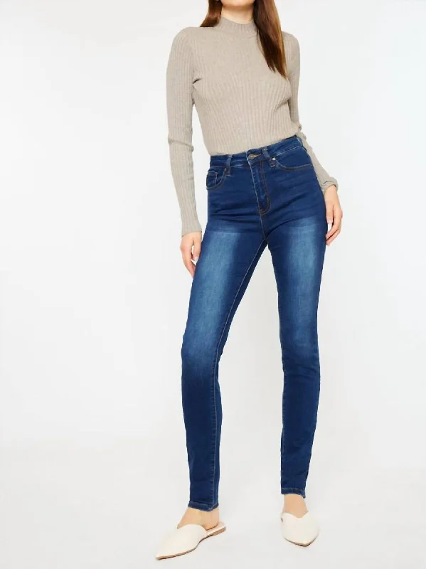 High-rise tight trousers for women with pleated front and classic look -High Rise Super Skinny Jeans In Dark Wash