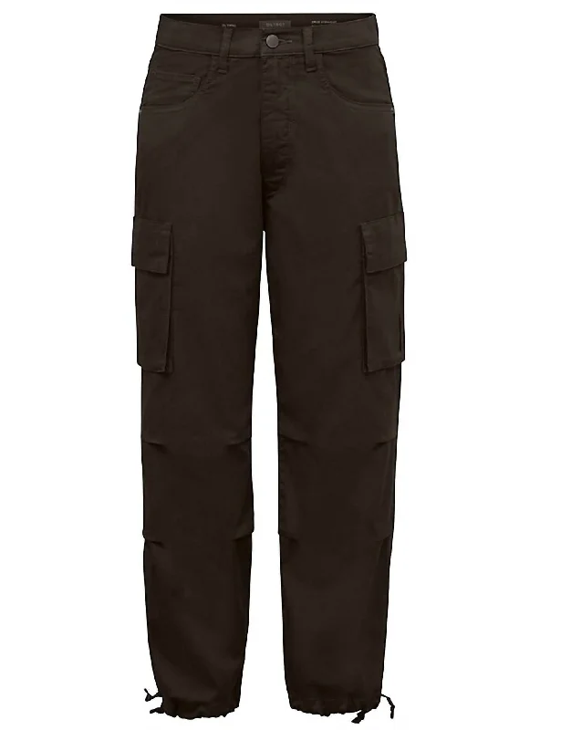 Tight trousers for women with belt loops and classic design for versatile look -Women's Gwen Jogger Cargo Twill Pant In Black