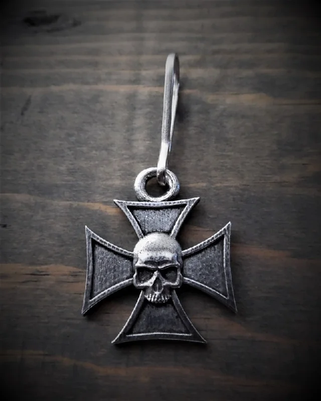 Necklaces and pendants with angel wing motifs for a spiritual, meaningful design-BZP-32 Maltese Cross Skull Zipper Pull