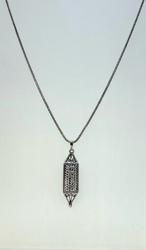 Necklaces and pendants with pearls for a classic and sophisticated touch-Saphirim Rahav Necklace