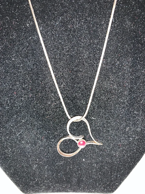 Elegant necklaces and pendants with diamond accents for added sparkle-Necklace - Heart