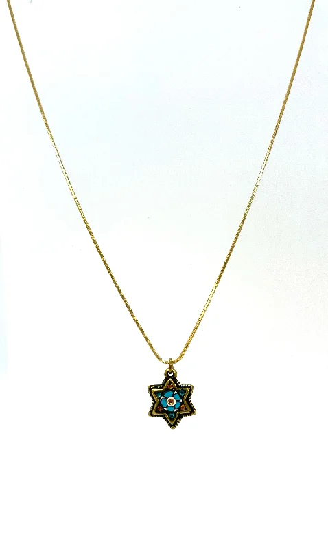 Best necklaces and pendants with seashell designs for a tropical, beachy vibe-Star Necklace